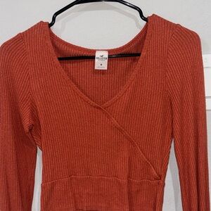 Hollister Ribbed Faux-Wrap Long Sleeve Top - Rust